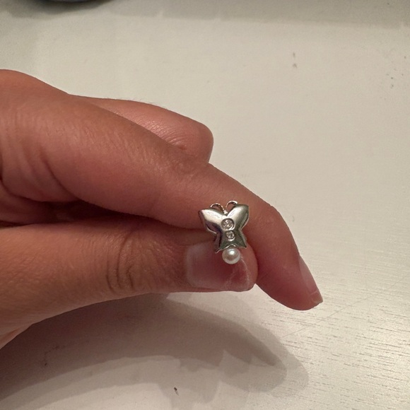 White Gold Earrings - Picture 1 of 4